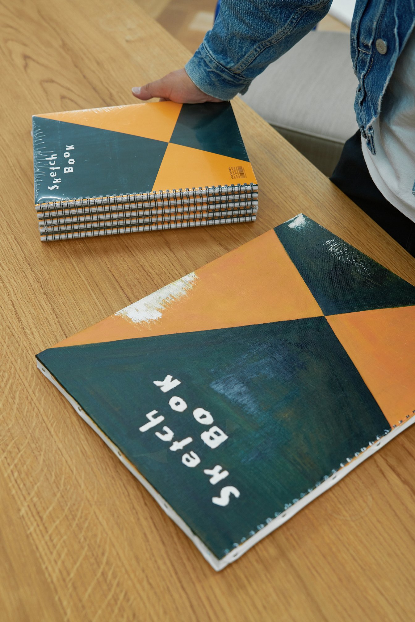 マルマンのスケッチブックをもとに描いた油絵の画像