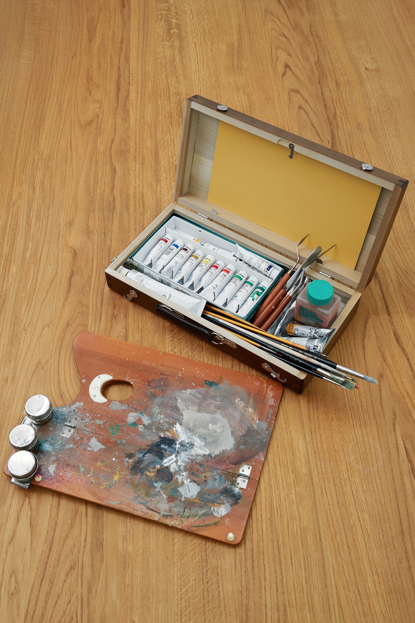 油絵の具セットの画像