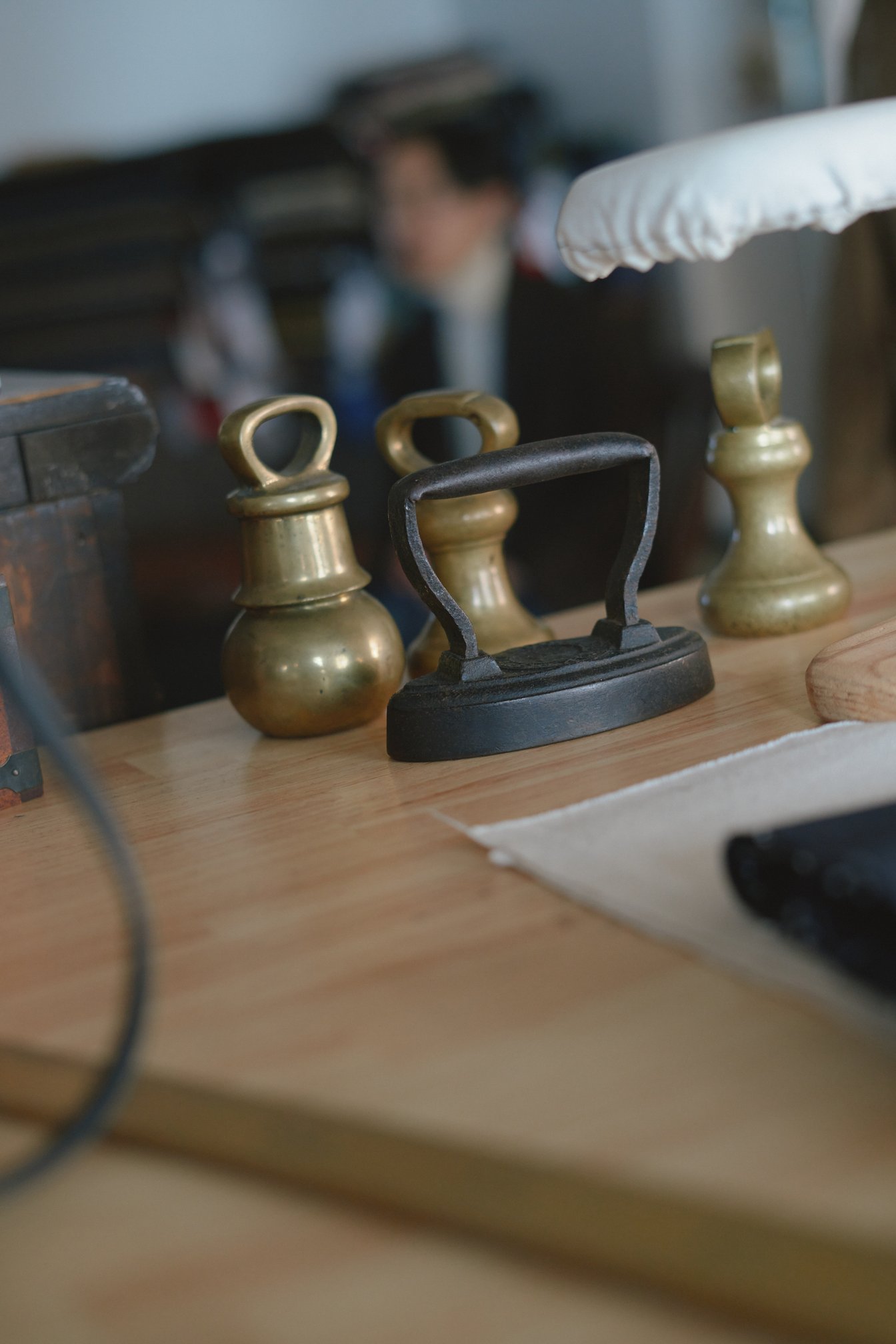 ビスポークテーラー 里和慶一のARCHIESの店内