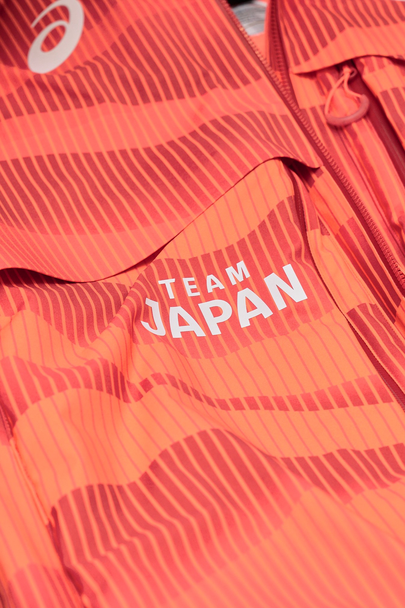 ミラノ・コルティナ五輪の日本選手団公式ウェア画像