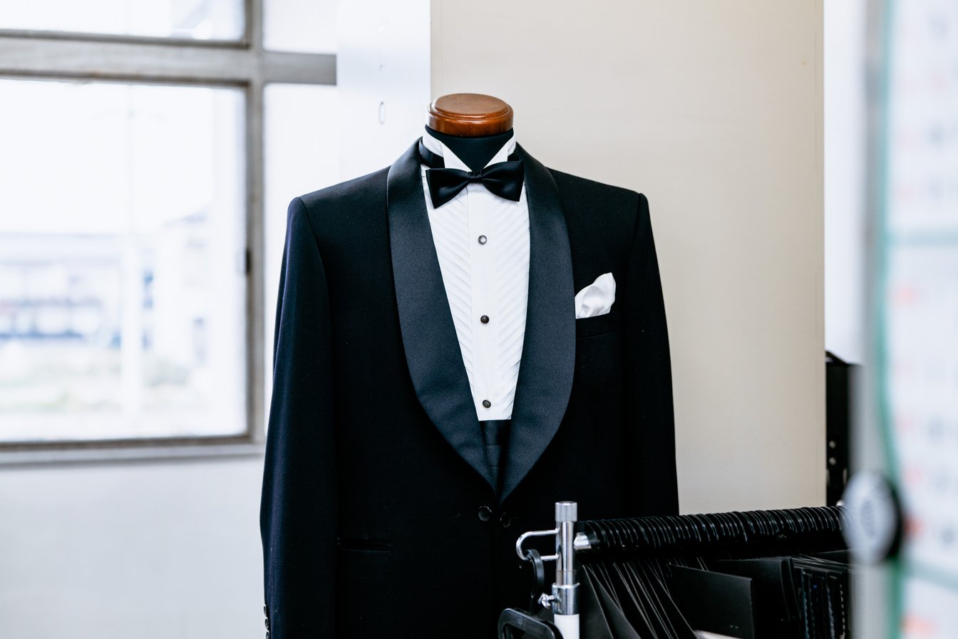 尾州ウールで作られたスタンダードな紳士服「ブラックフォーマル」