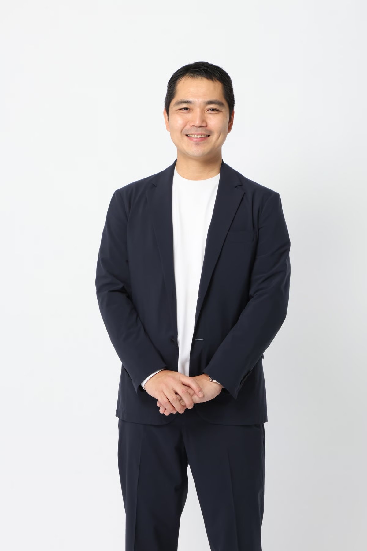 スーツを着た男性