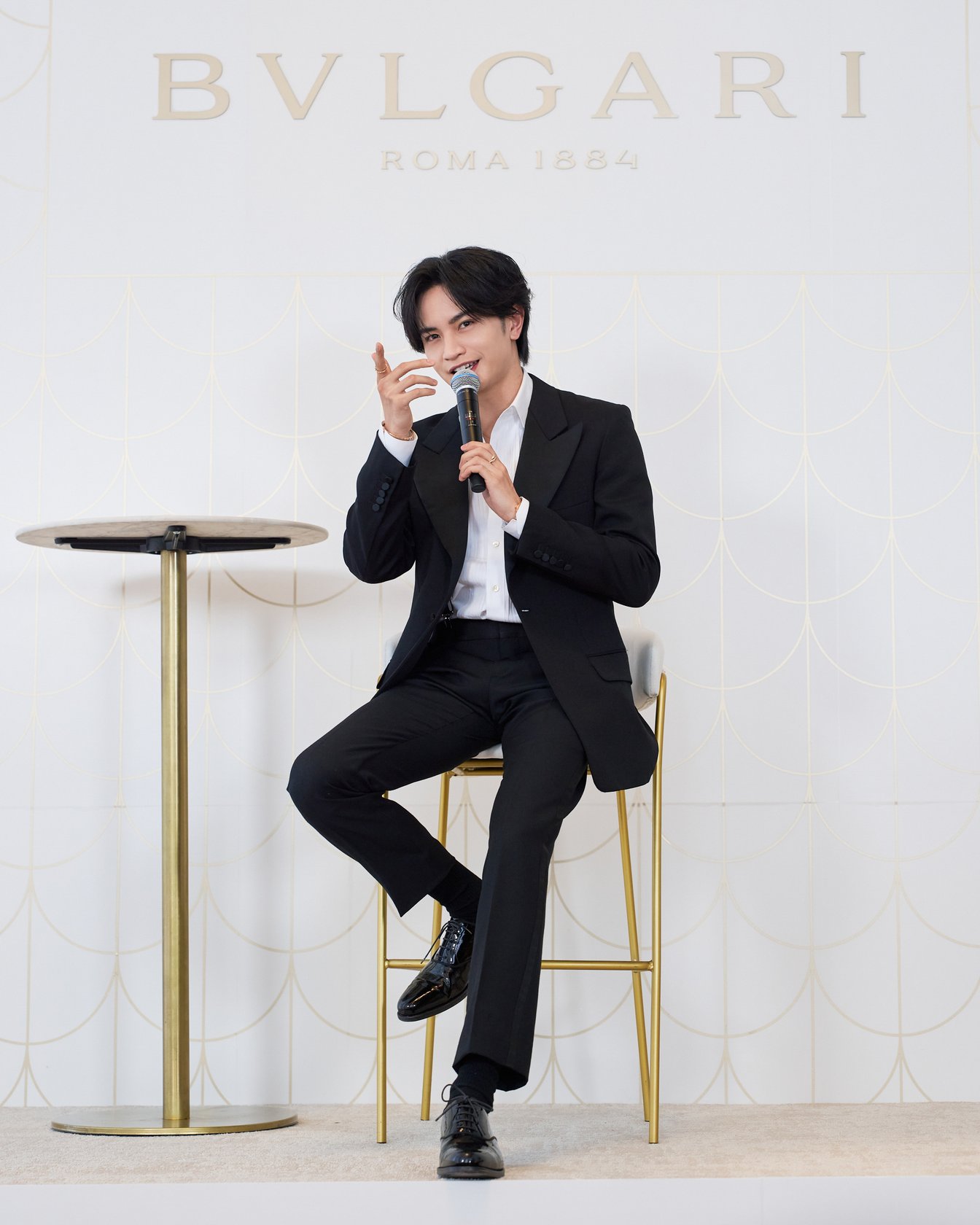 ブルガリのアンバサダーに就任した中島健人