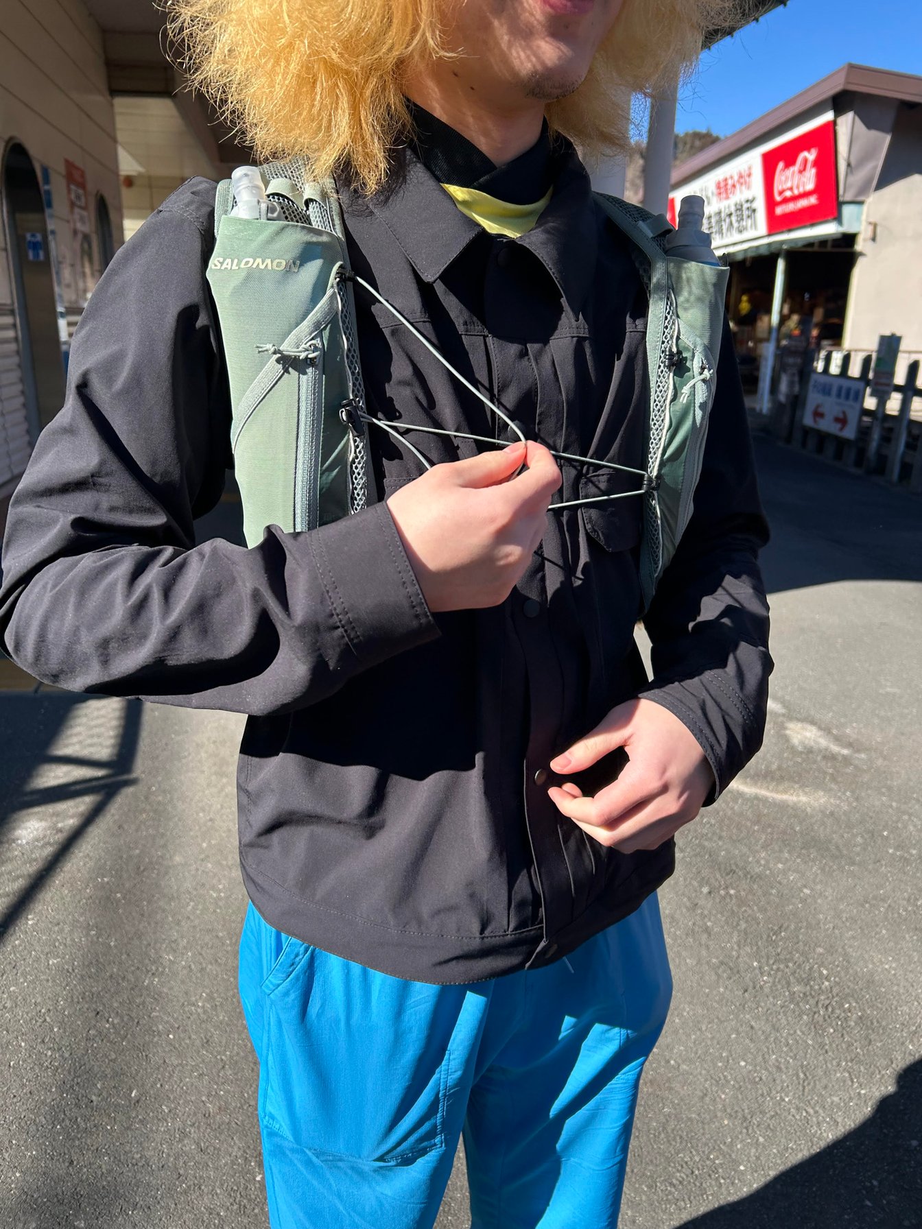 文化服装学院ランニング部との協業によるジャケットの着画