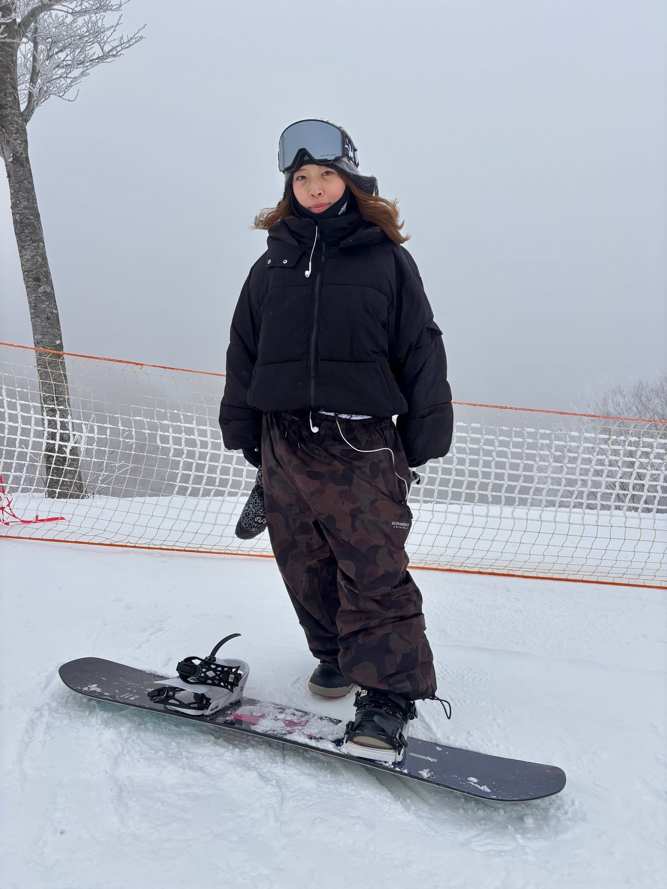 ゲレンデでのスノーウェアスナップ画像