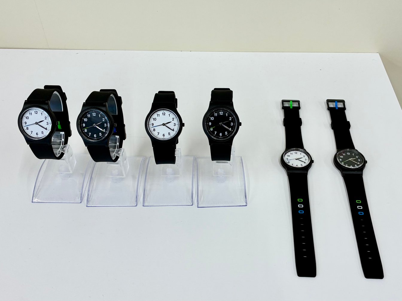 コンビニエンスウェアとシチズンのコラボ腕時計