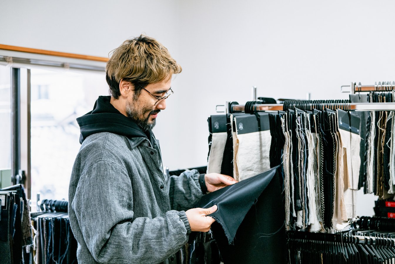 糸編の宮浦晋哉（山栄毛織取材）