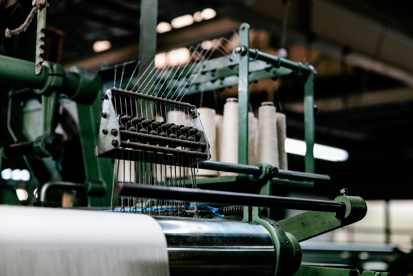 山栄毛織のレピア織機