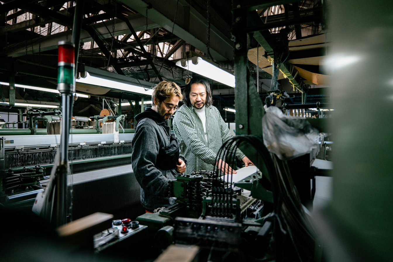 山栄毛織のレピア織機