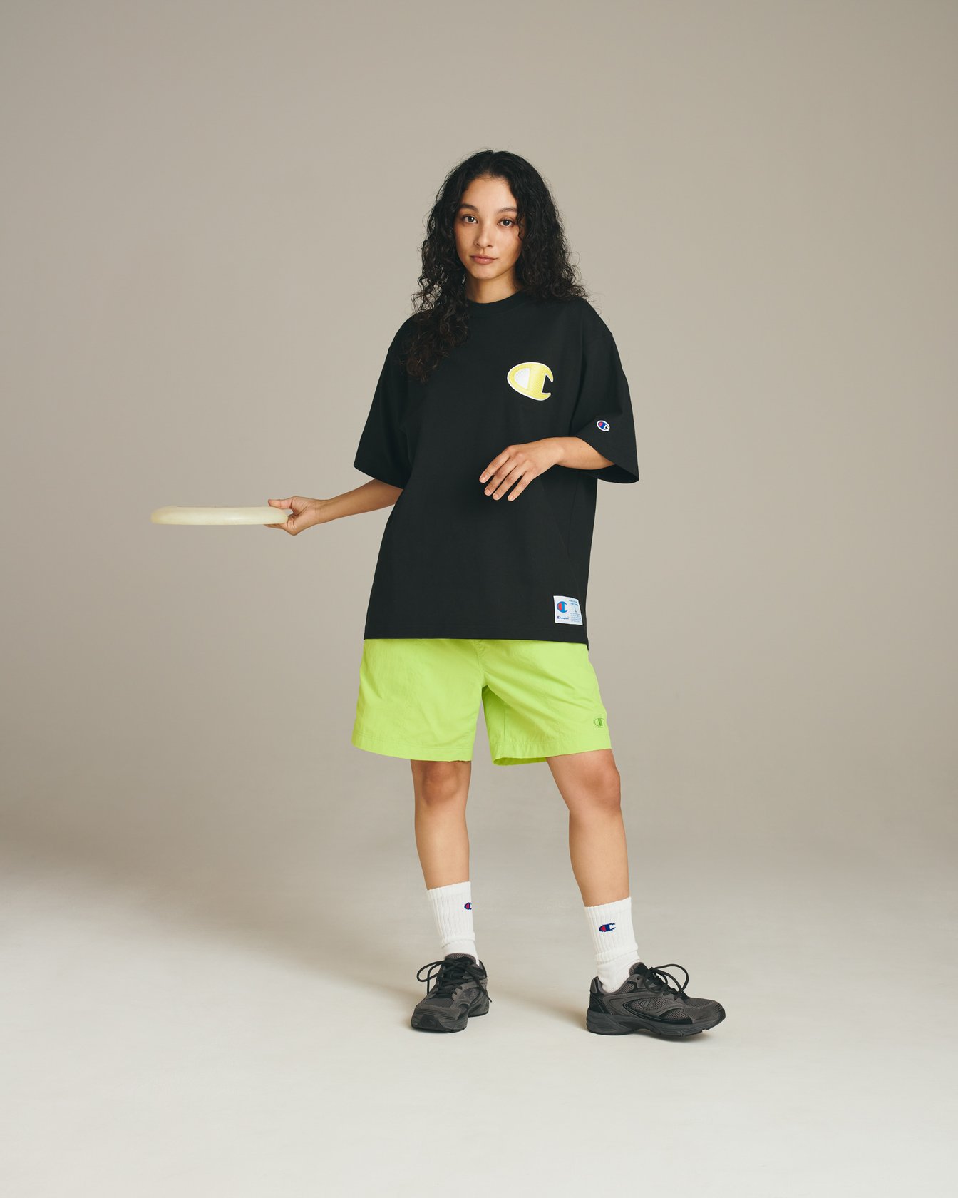 チャンピオン2026年春夏コレクションを着る蒼葉える