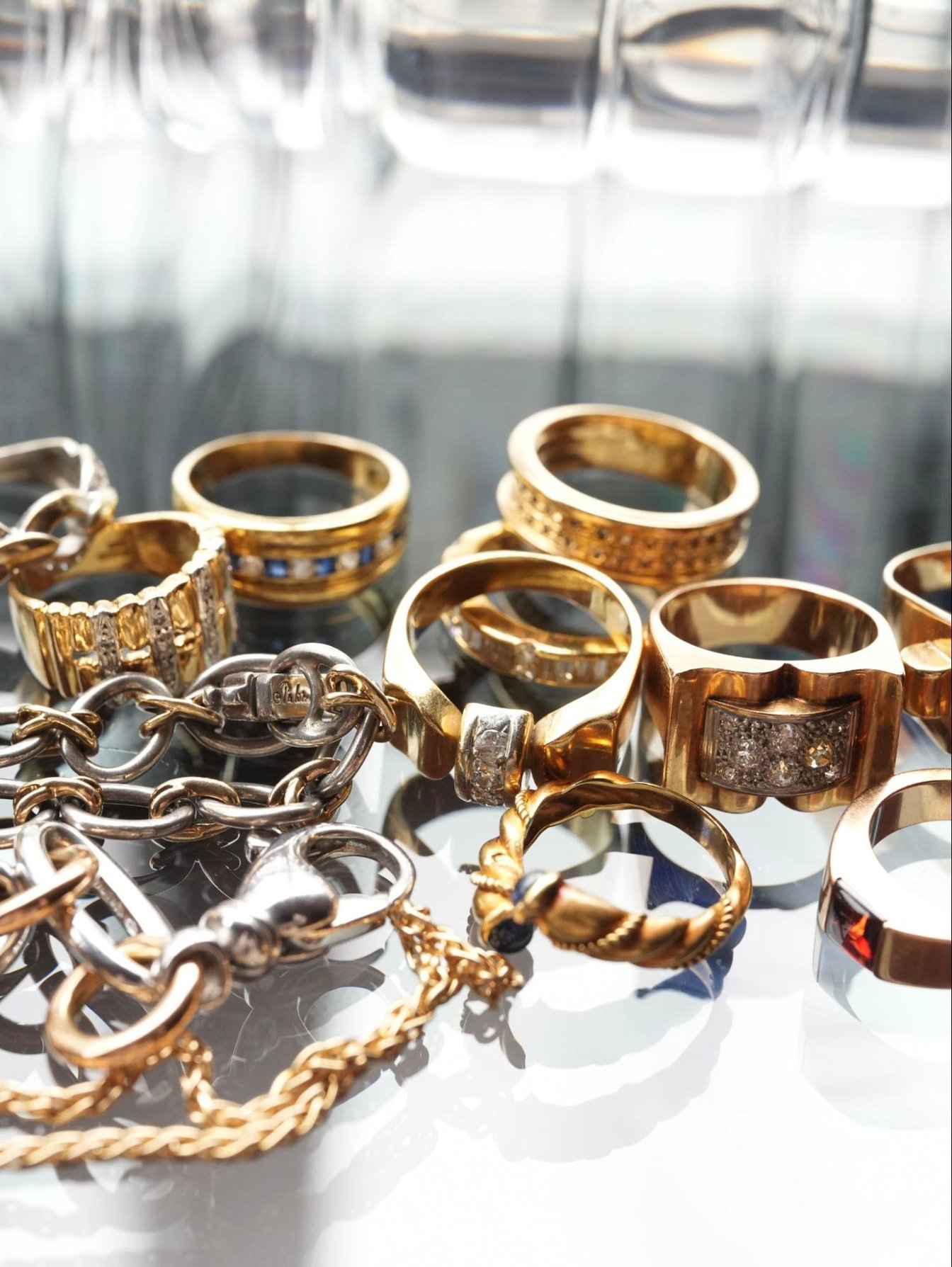 VINTAGE 18K GOLD JEWELRY SELECTION