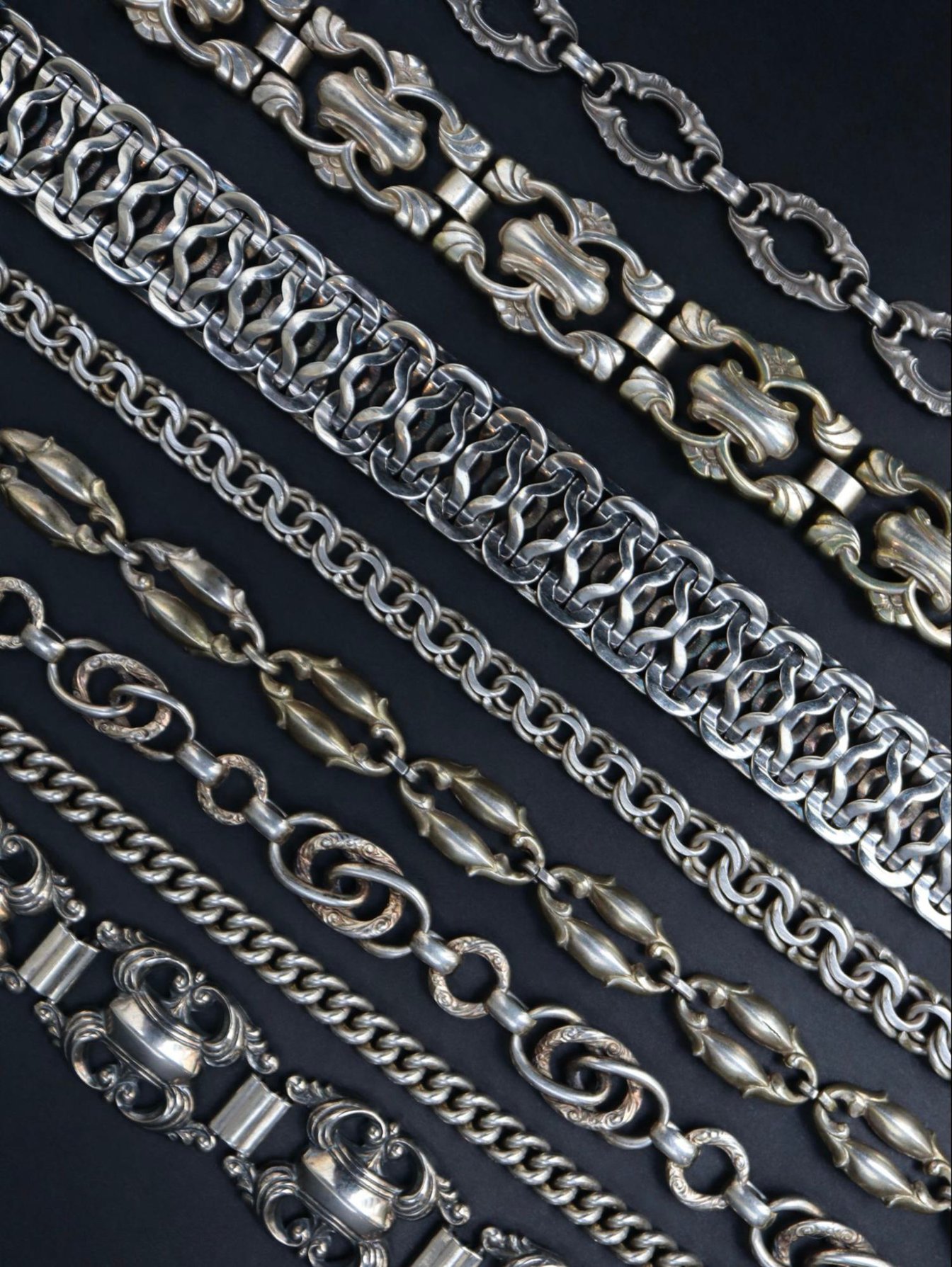 30-70'S DESIGN SILVER CHAIN