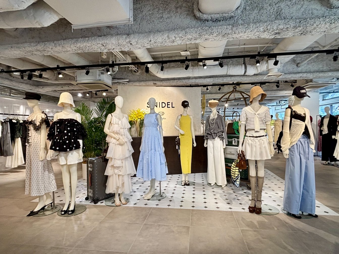 「スナイデル」2026年夏物展示会の風景