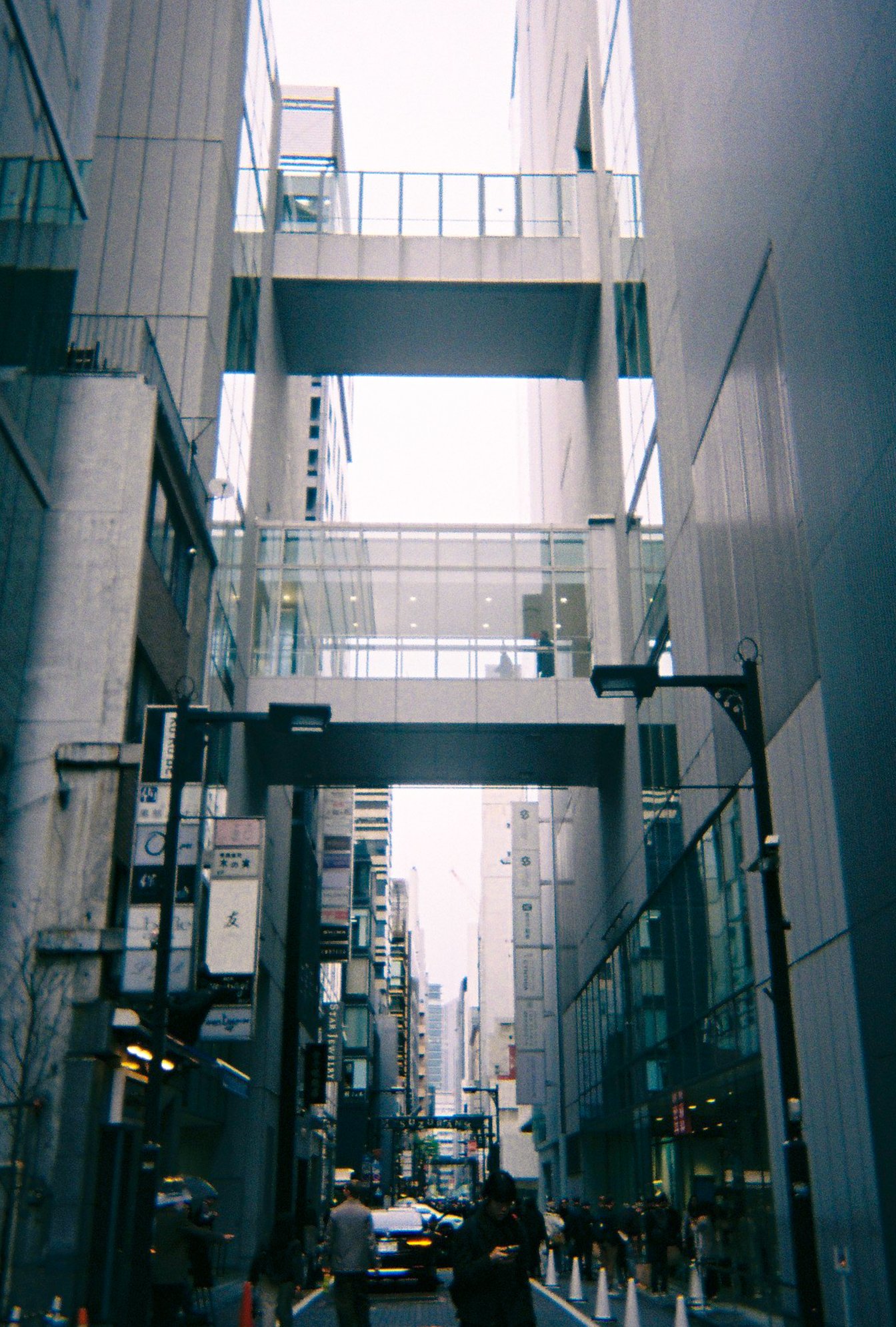 東館と西館を繋ぐ連絡通路