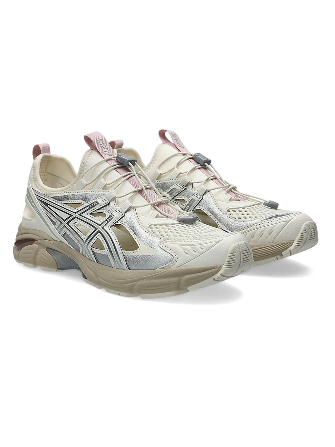 ベージュのスニーカー