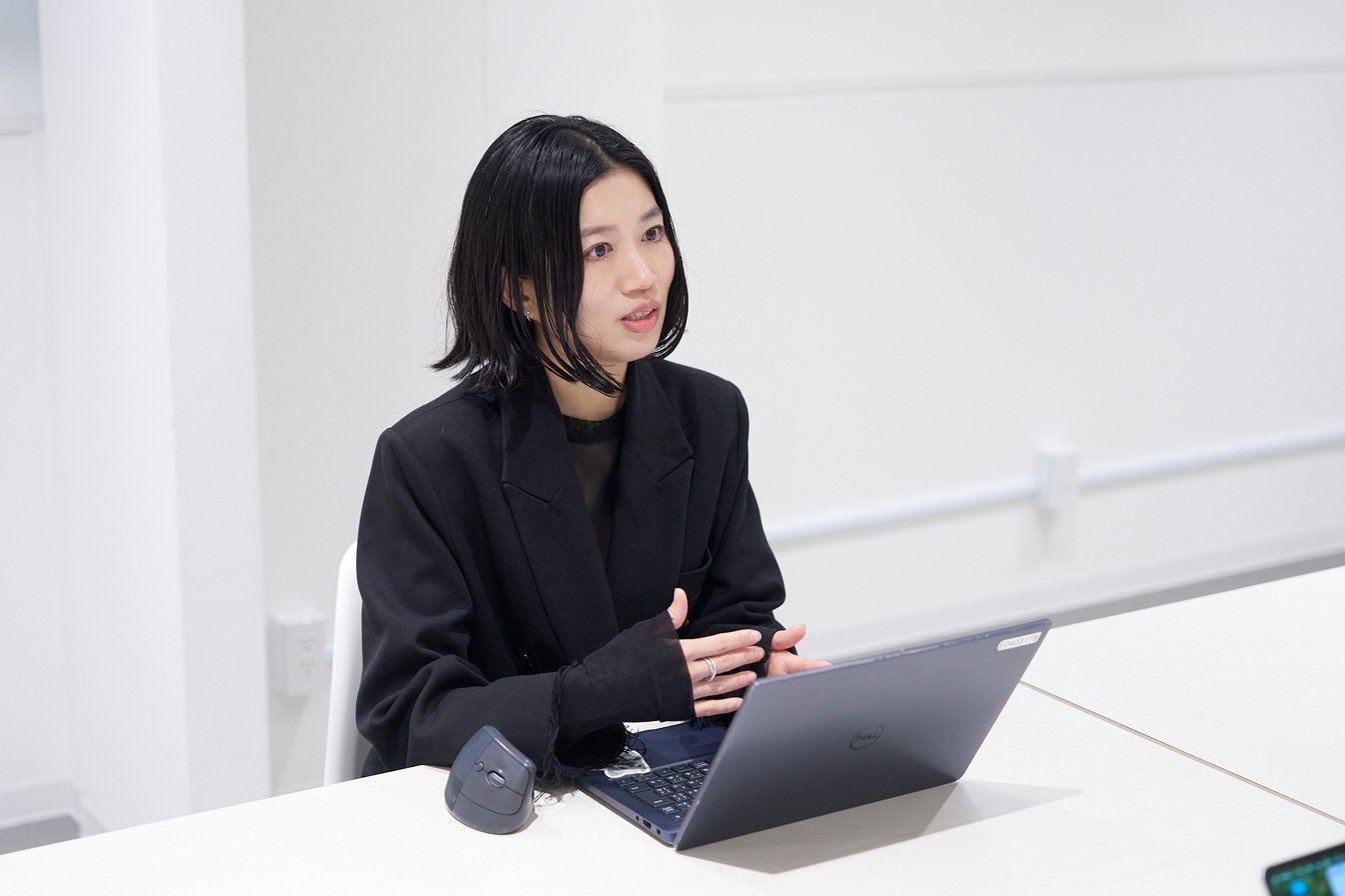 女性