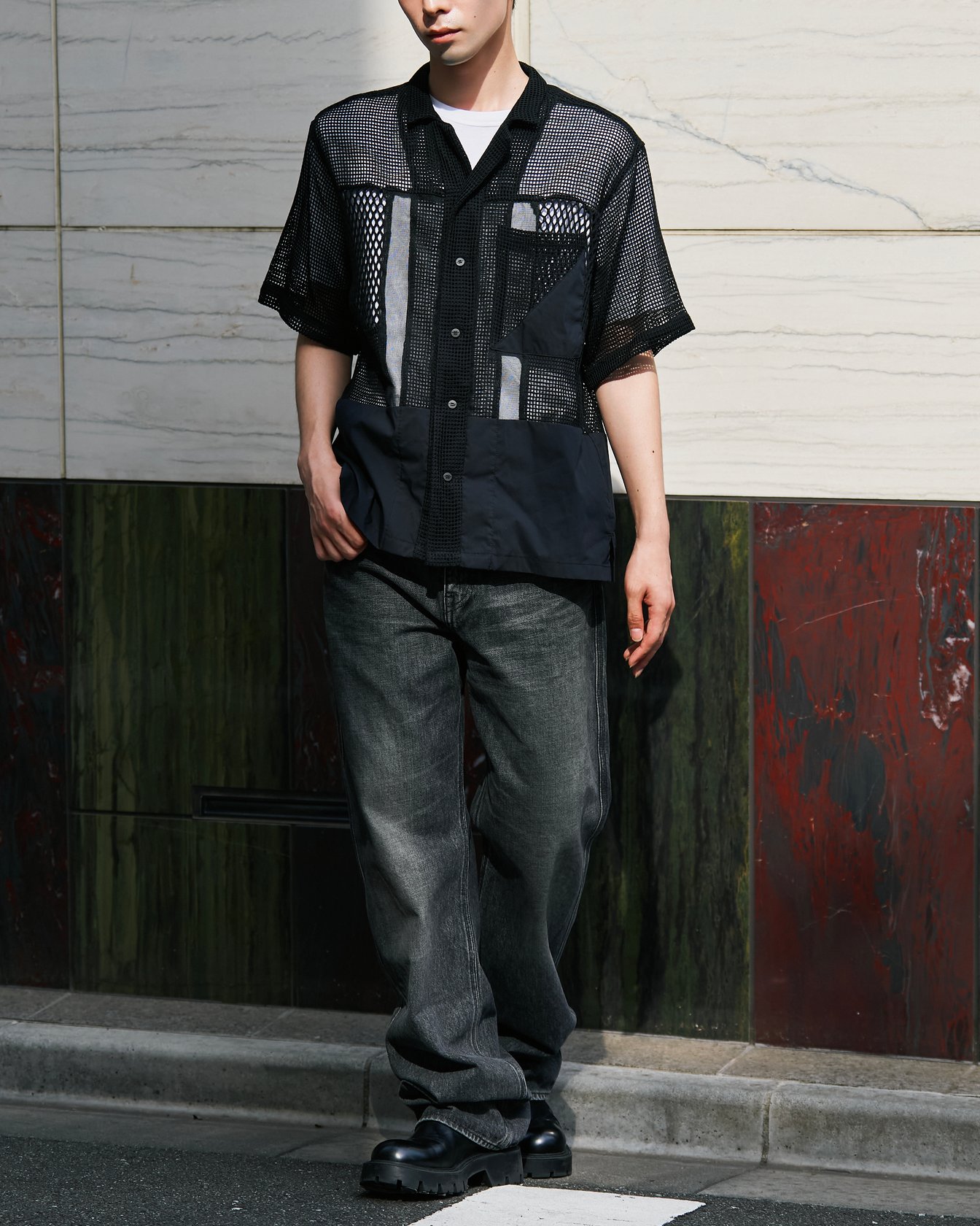ヨシオクボの洋服を着たモデル