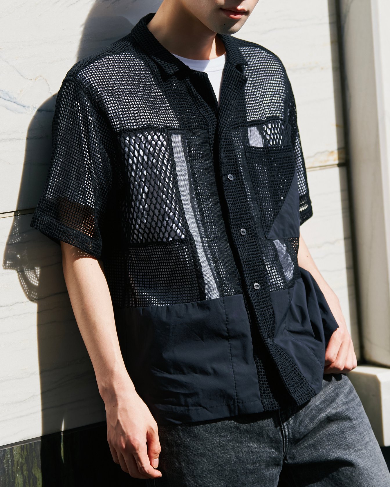 ヨシオクボの洋服を着たモデル