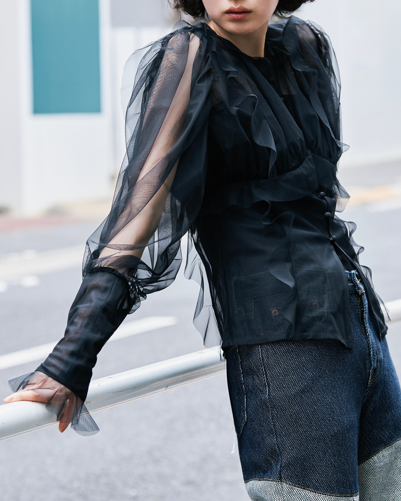 ヴィヴィアーノの洋服を着たモデル