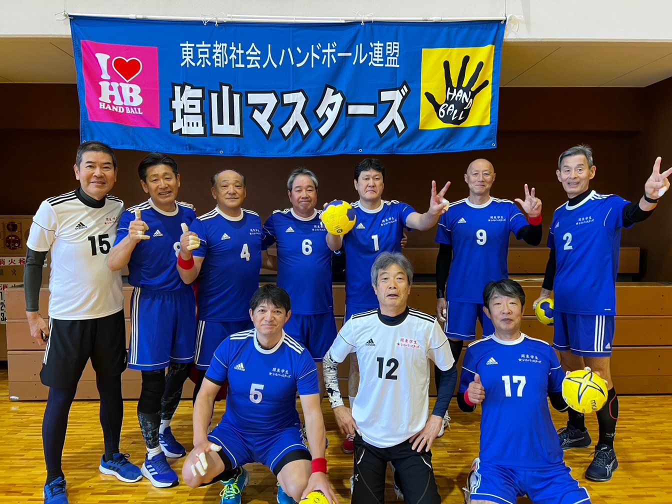 ハンドボールを楽しむ平林社長