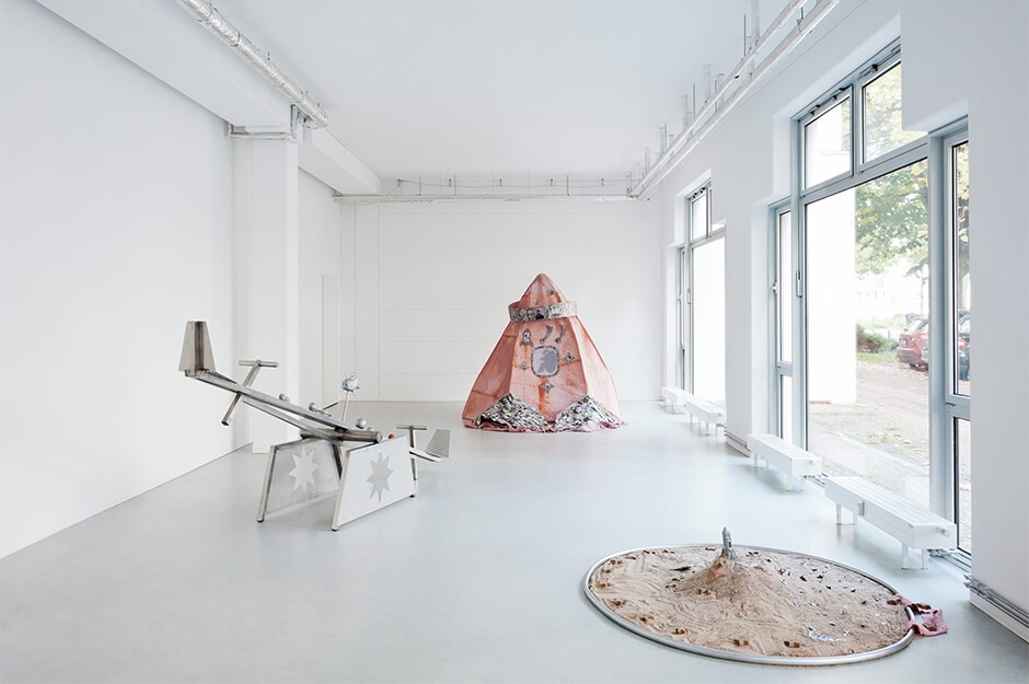 Polina Osipova, Cosmologies at Play at Neun Kelche, Berlin 2026, Copyright Dorothea Dittrich, VG Bildkunst 2026(1)