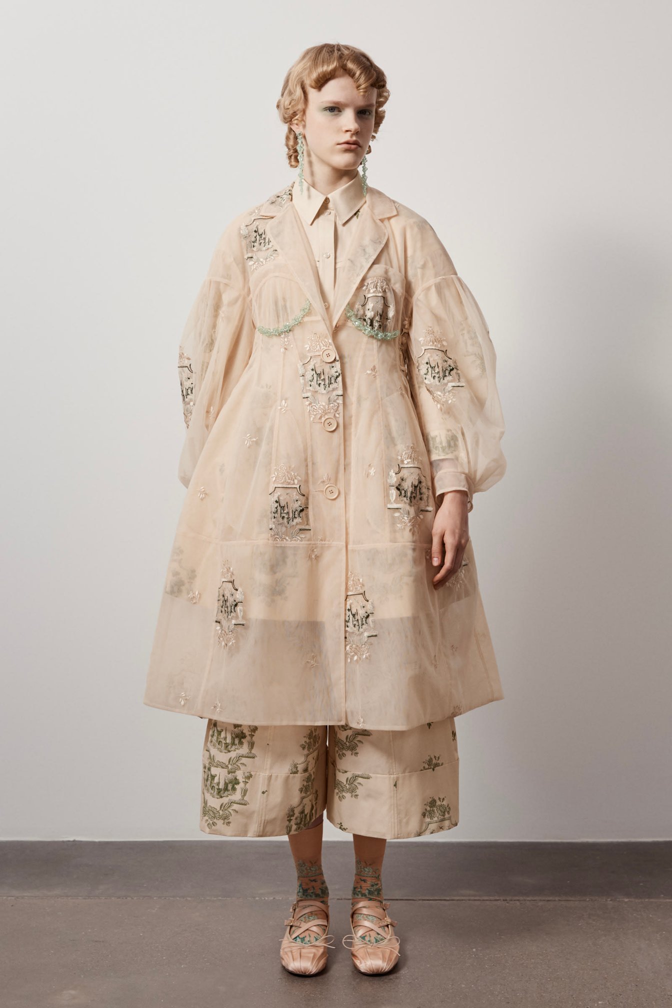 「シモーン・ロシャ」の2021年春夏コレクション