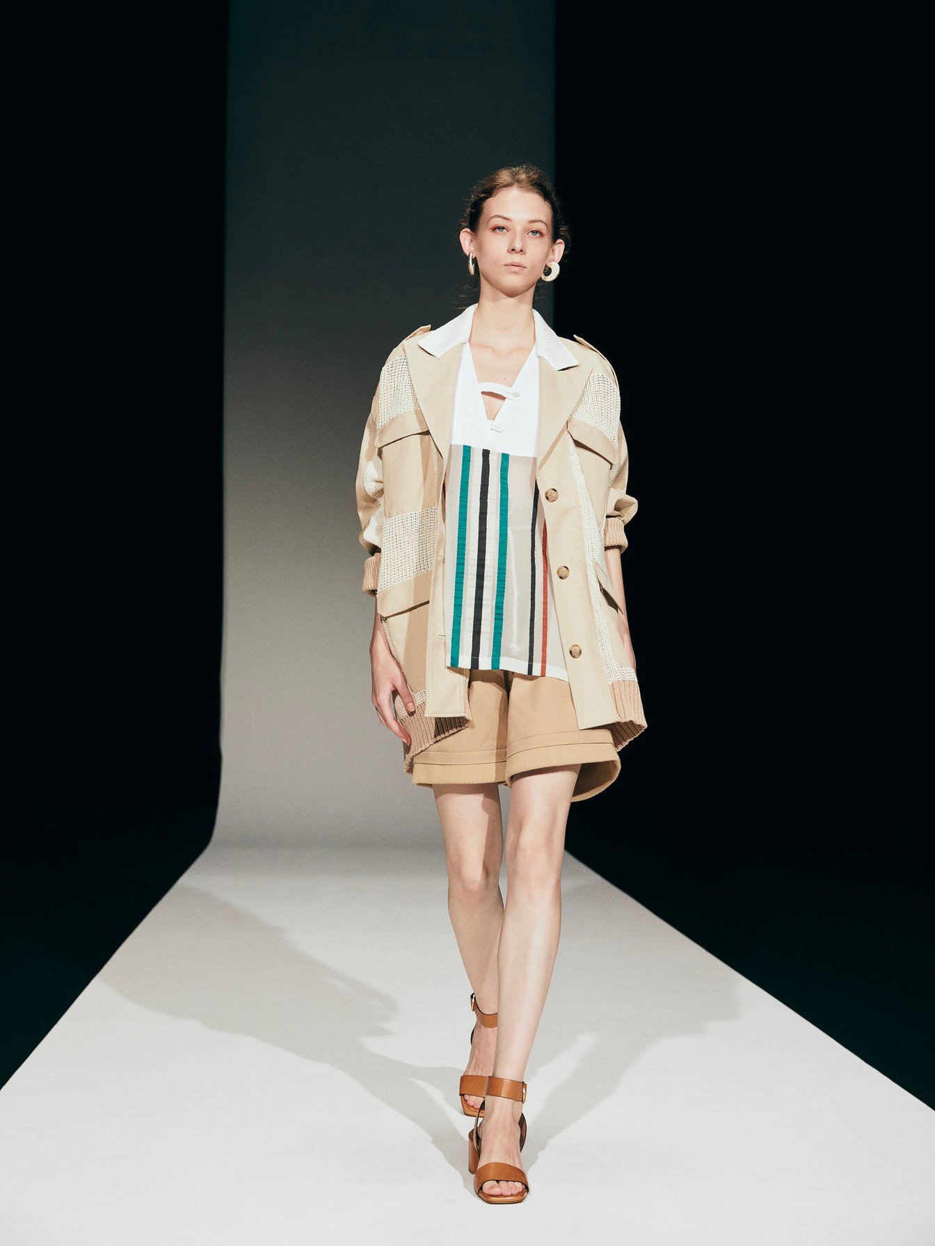 エズミ 2022年春夏コレクション