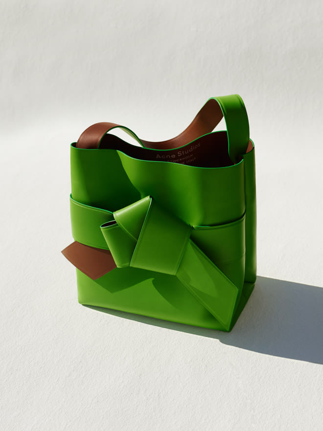 Acne Studios　ショッパー税別20万3,000円&nbsp;