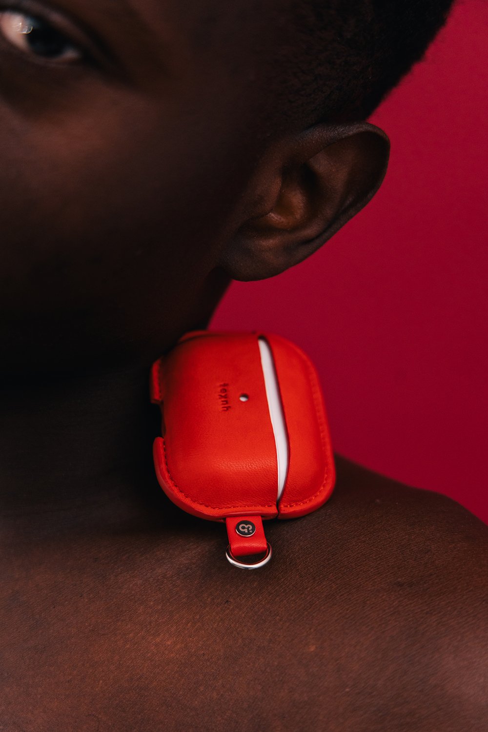 赤いイヤホンケース