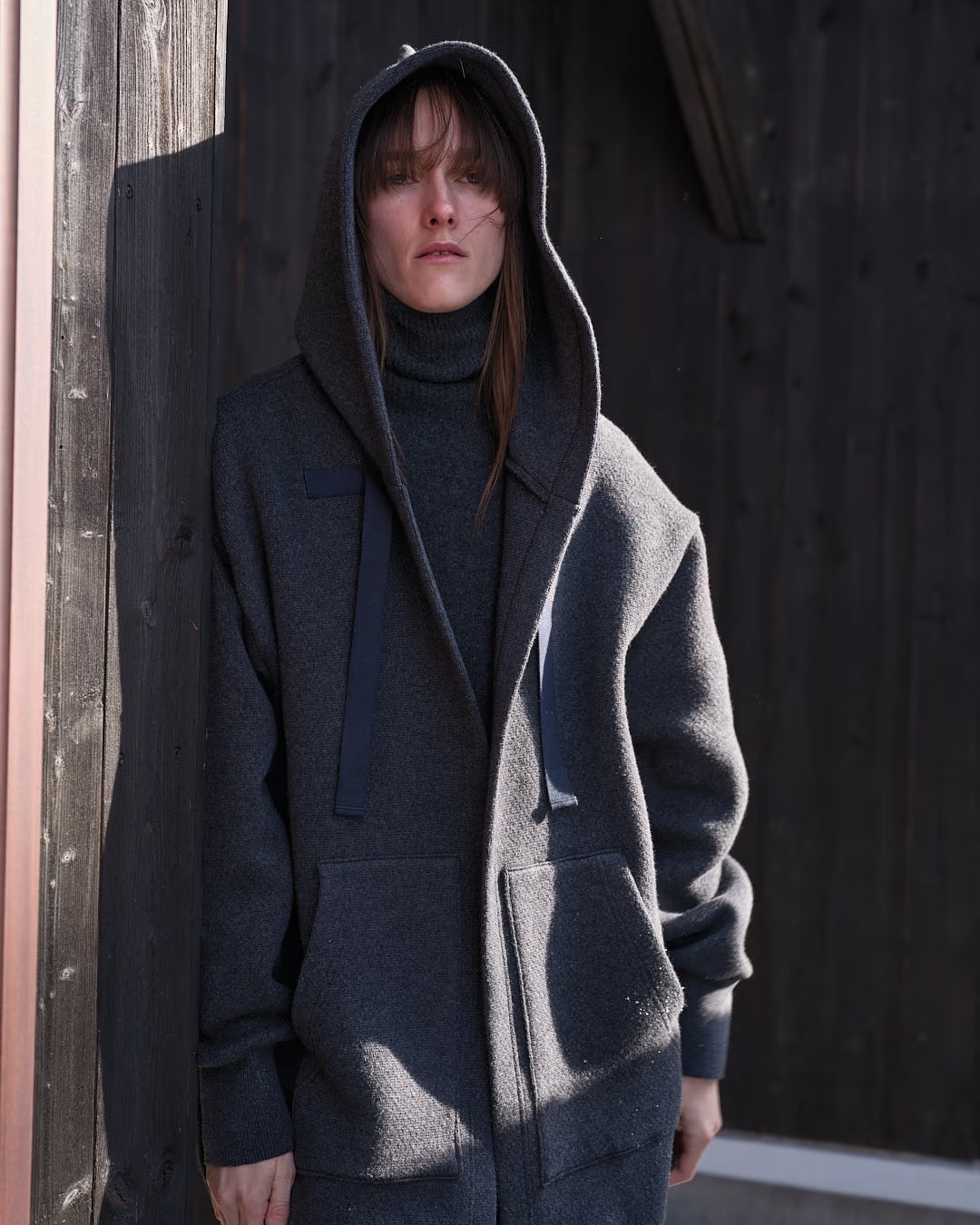 ポステレガントの洋服を着たモデル