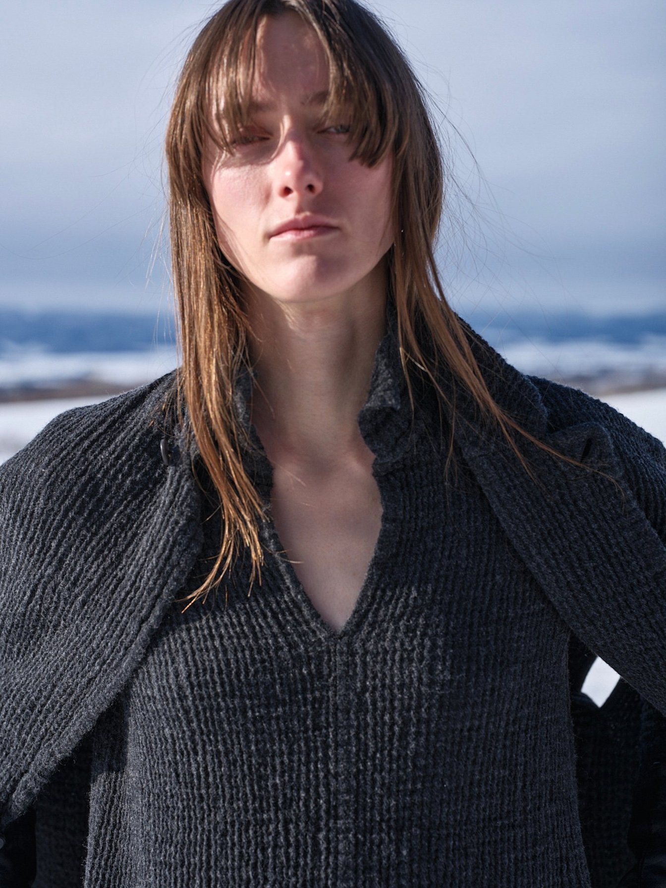 ポステレガントの洋服を着たモデル