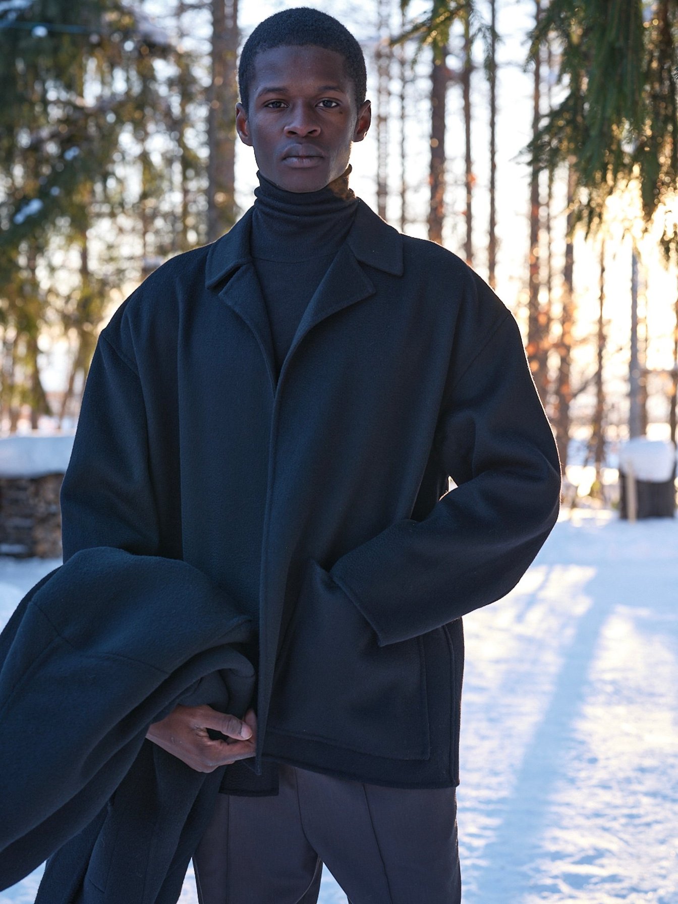 ポステレガントの洋服を着たモデル