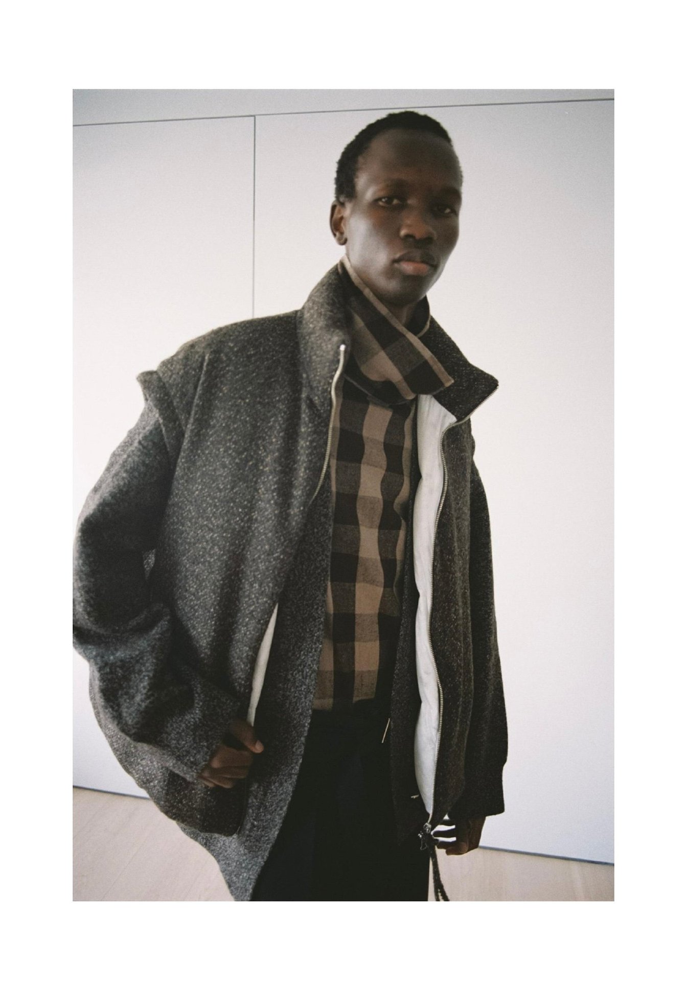 シーオールの洋服を着たモデル