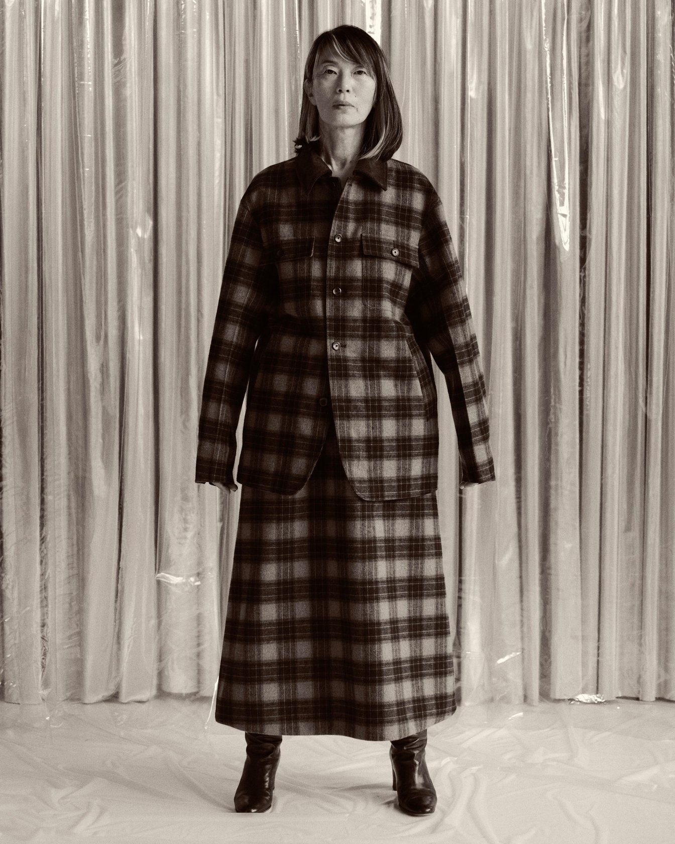 ティーエイチプロダクツの洋服を着たモデル