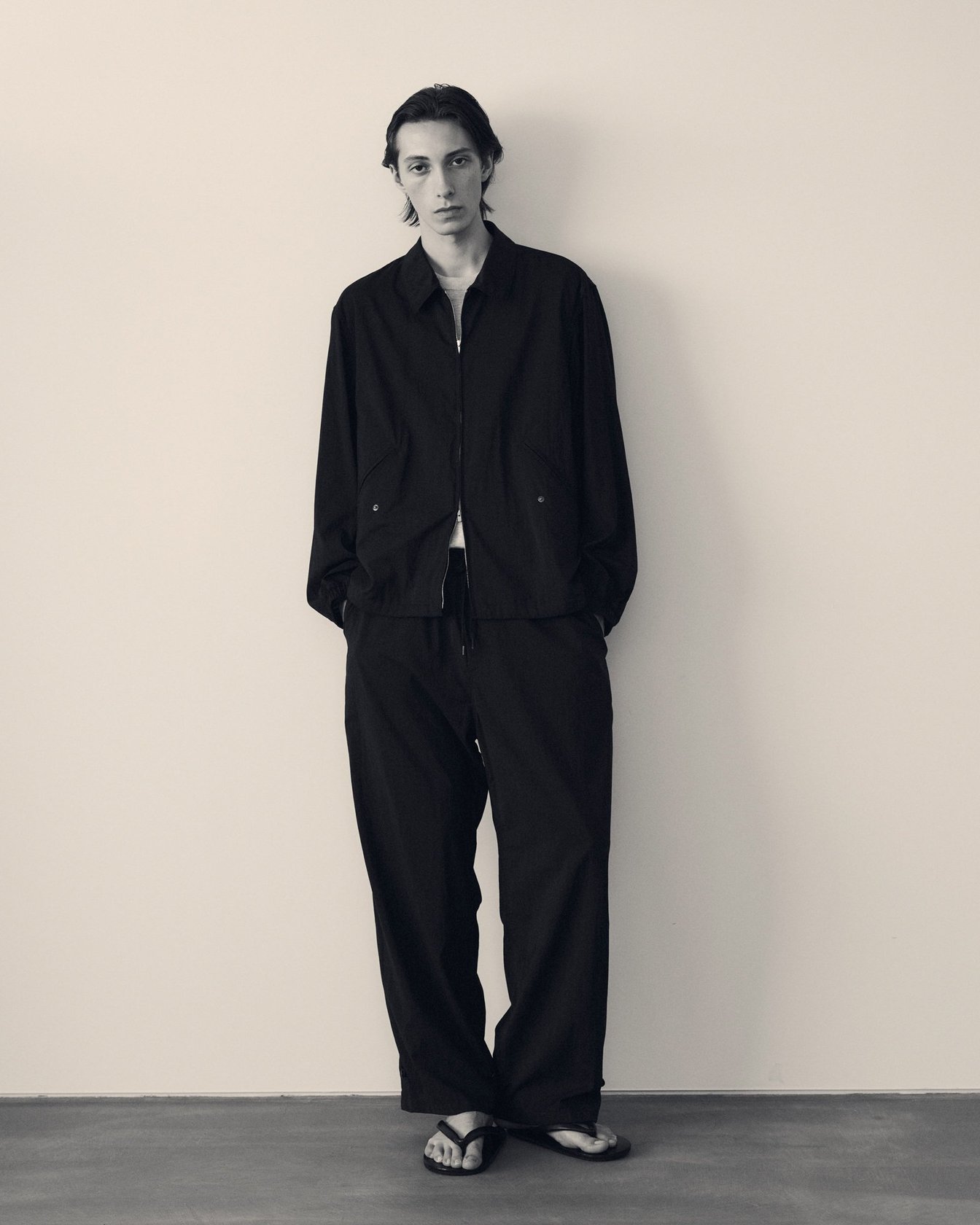 エイトンの洋服を着たモデル