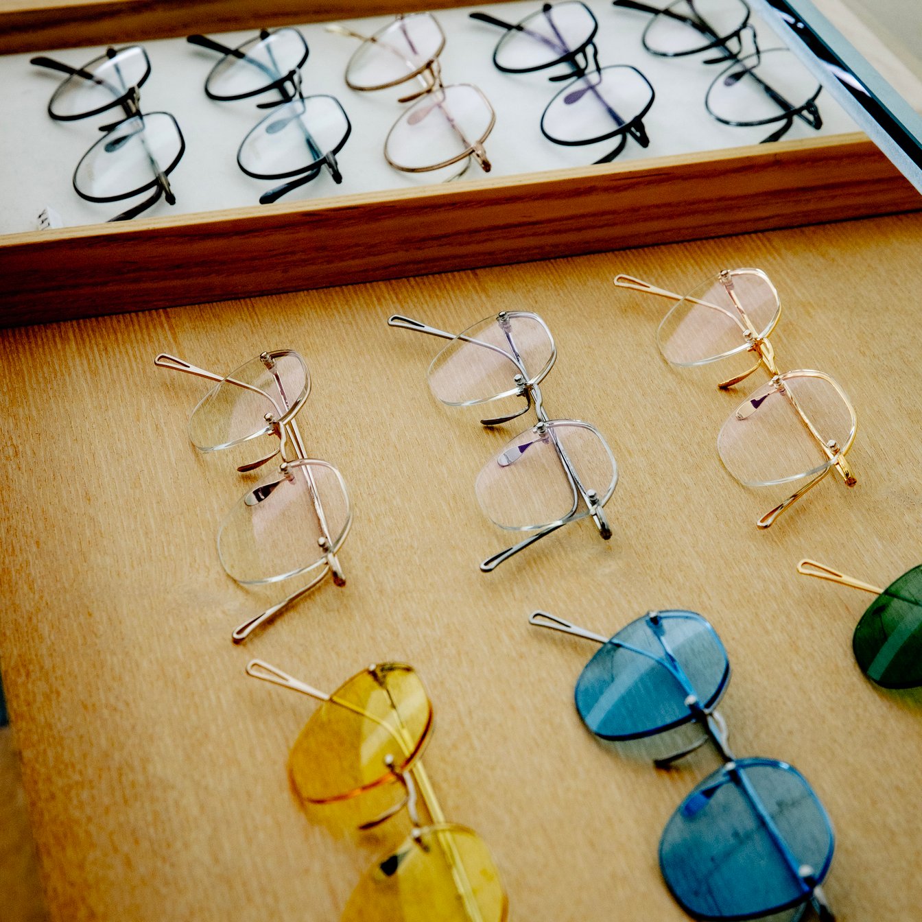 ayameの直営店に並ぶ眼鏡