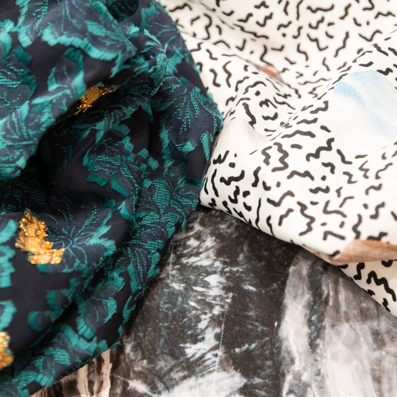 カラフルな3種類の生地