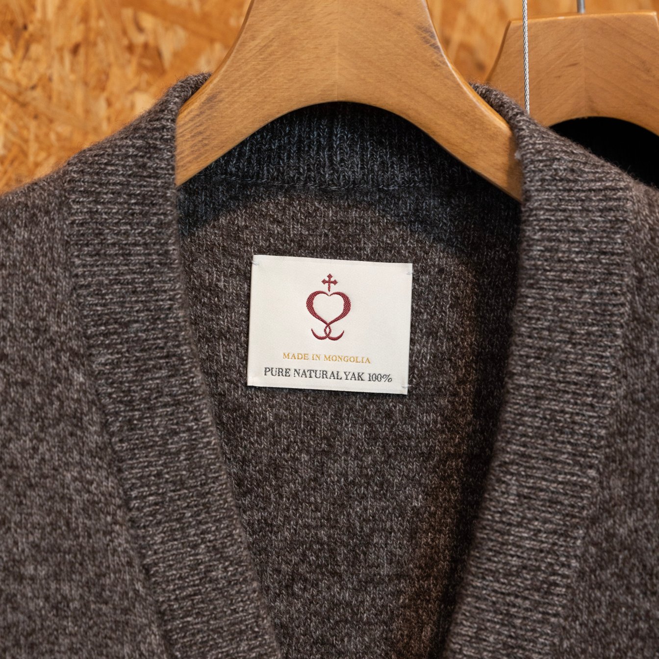 サイドスロープのブランドロゴ