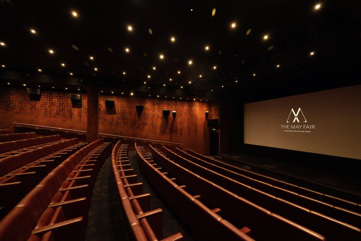 ホテル内の専用映画館