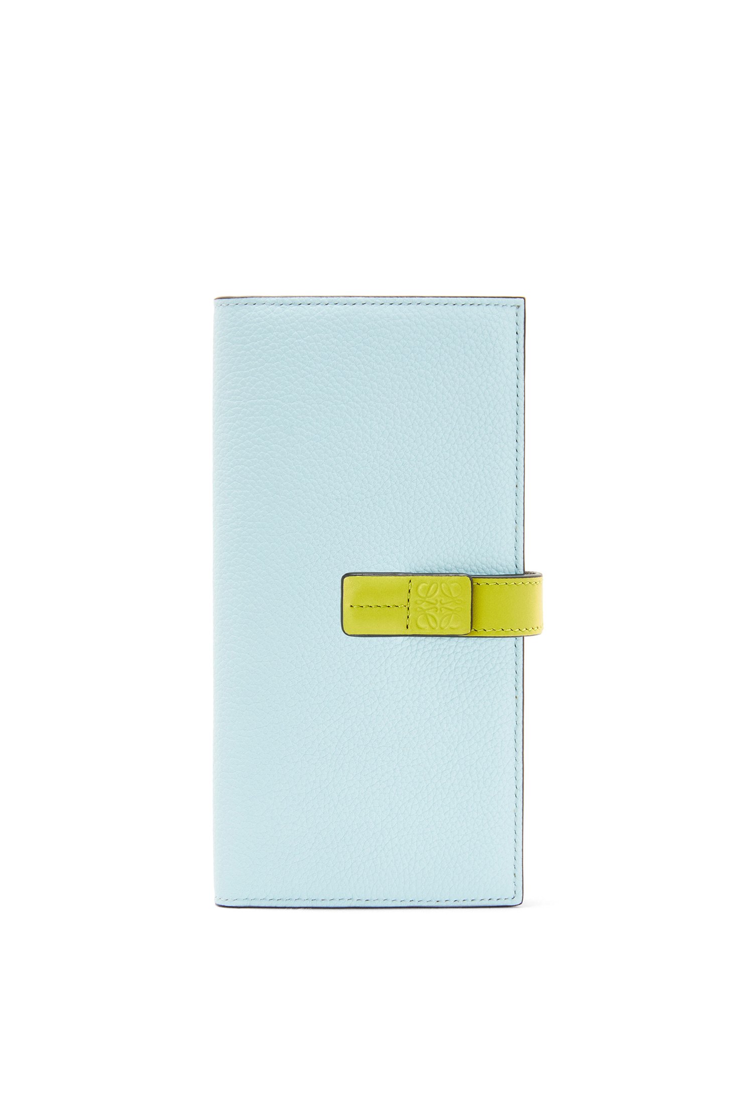 わたしが選ぶ「ロエベ」の財布——萬波ユカ in CASA LOEWE Tokyo