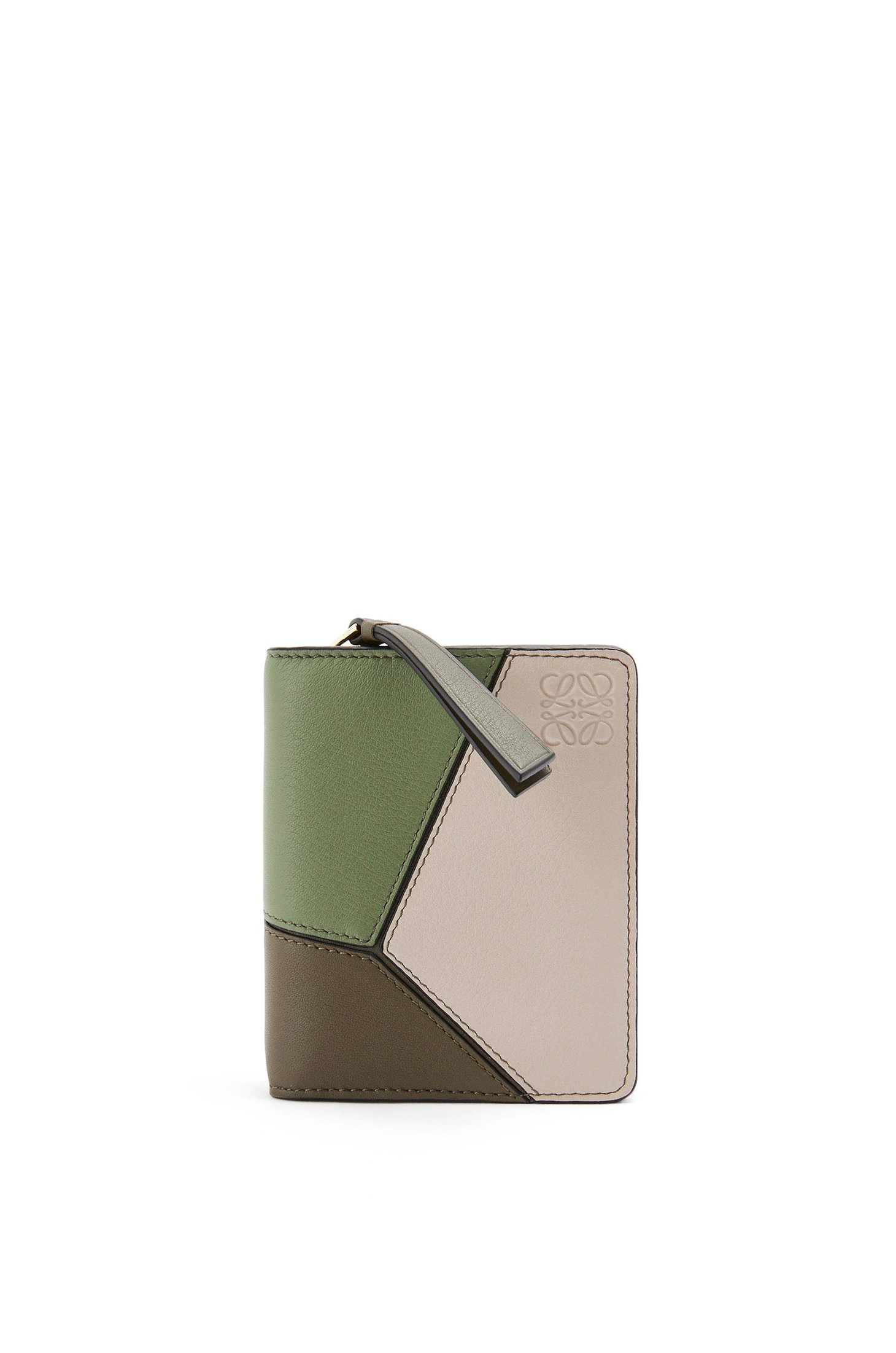 わたしが選ぶ「ロエベ」の財布——萬波ユカ in CASA LOEWE Tokyo