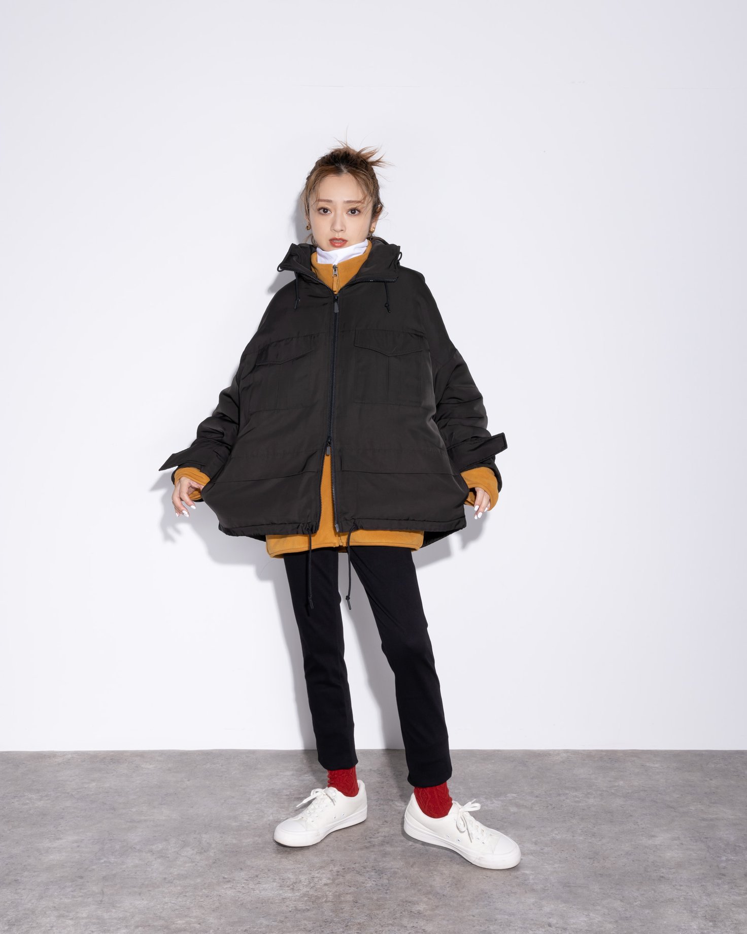 【試着のみ】安達祐実着用　ユニクロ　ホワイトマウンテニアリングハイブリッドダウン yumiadachi-edit-look02-001.jpg