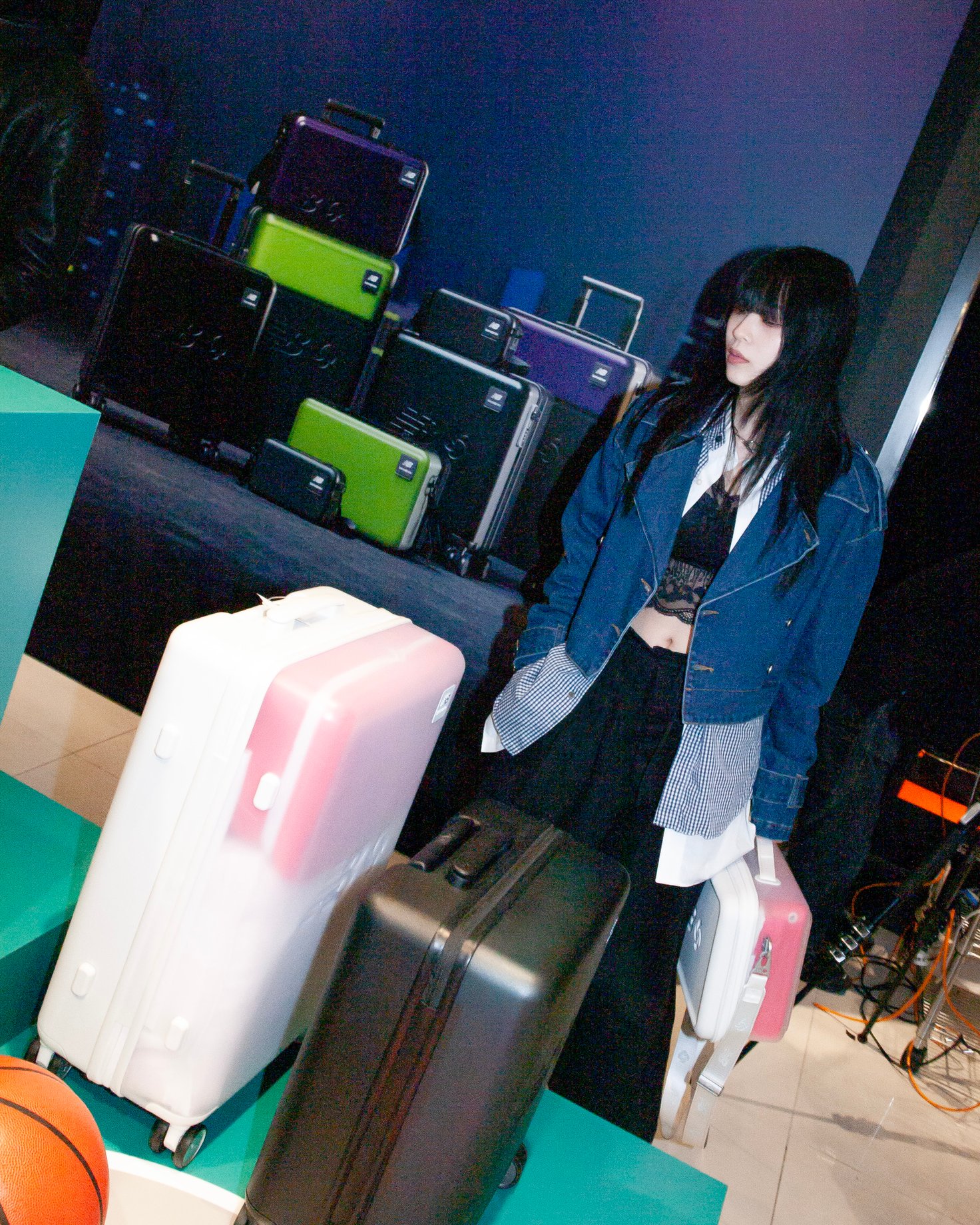 ニューバランス x サムソナイト キャリーケース シューズボックス セット サムソナイト／ニューバランス、4種のバッグがアップデートする