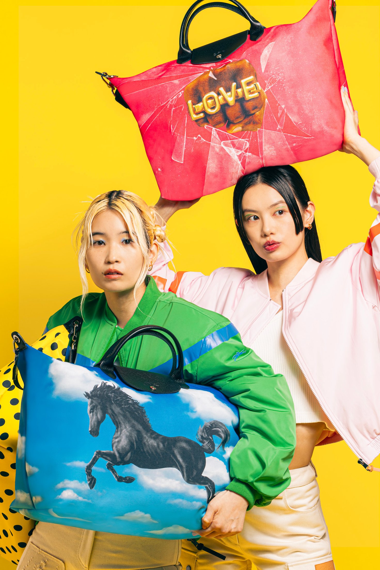 LONGCHAMP ロンシャン トイレットペーパー ミニポーチ　バナナ　バッグ ginzaparis2_1-0174914