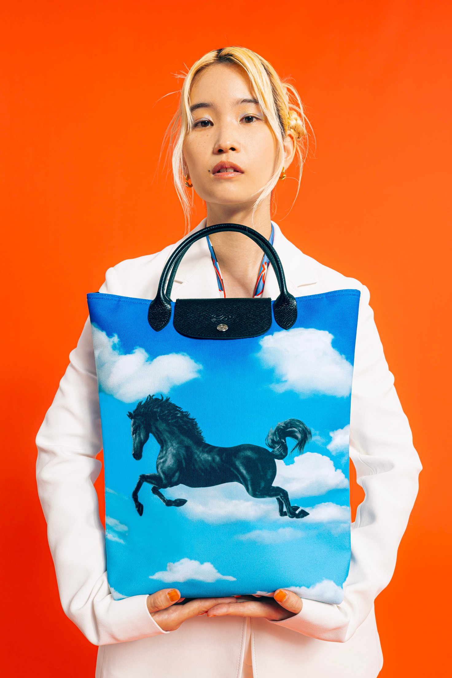 LONGCHAMP ロンシャン トイレットペーパー ポーチ バック ロンシャン x トイレットペーパー」シュールでポップな魅力に心