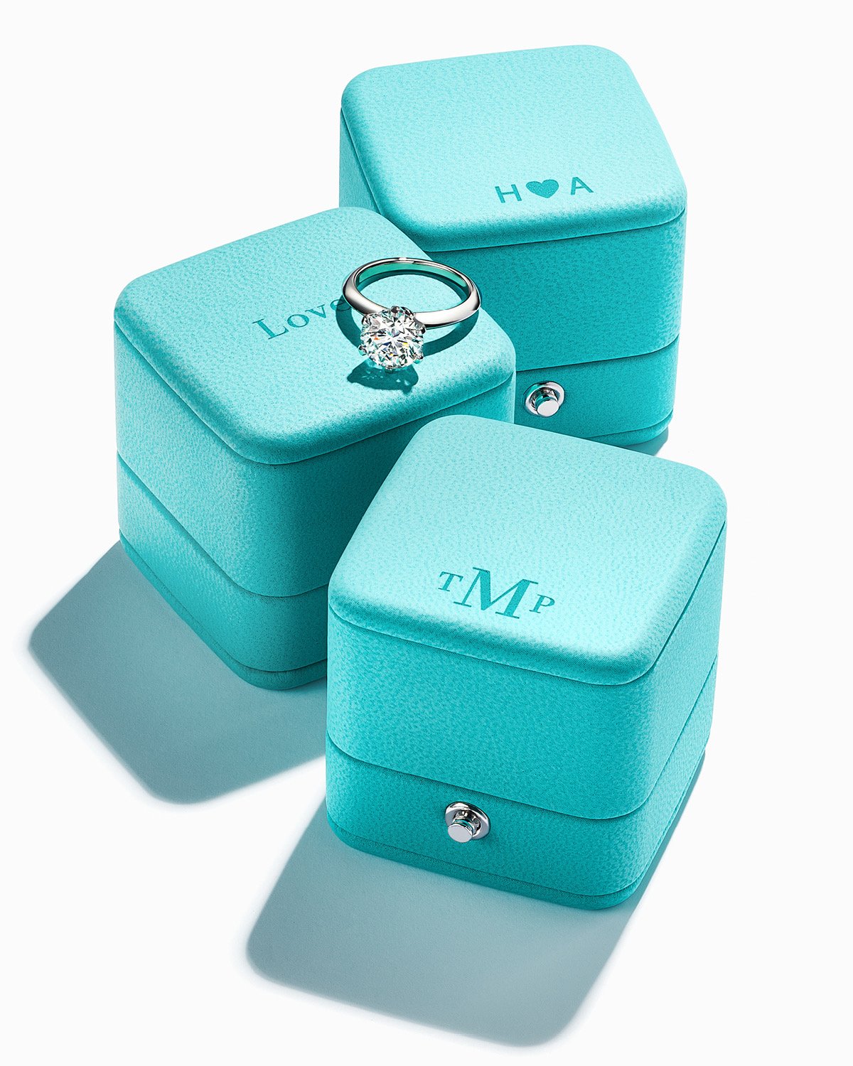 エンボス入りのジュエリーボックス