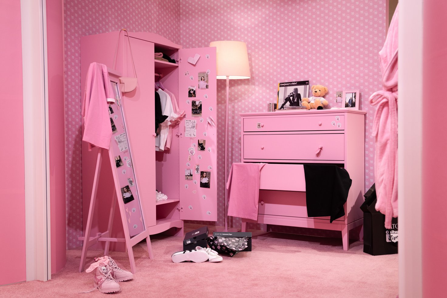 「オニツカタイガー(Onitsuka Tiger)」「パトゥ(PATOU)」のコラボレーションポップアップ。場所はロンドン店。