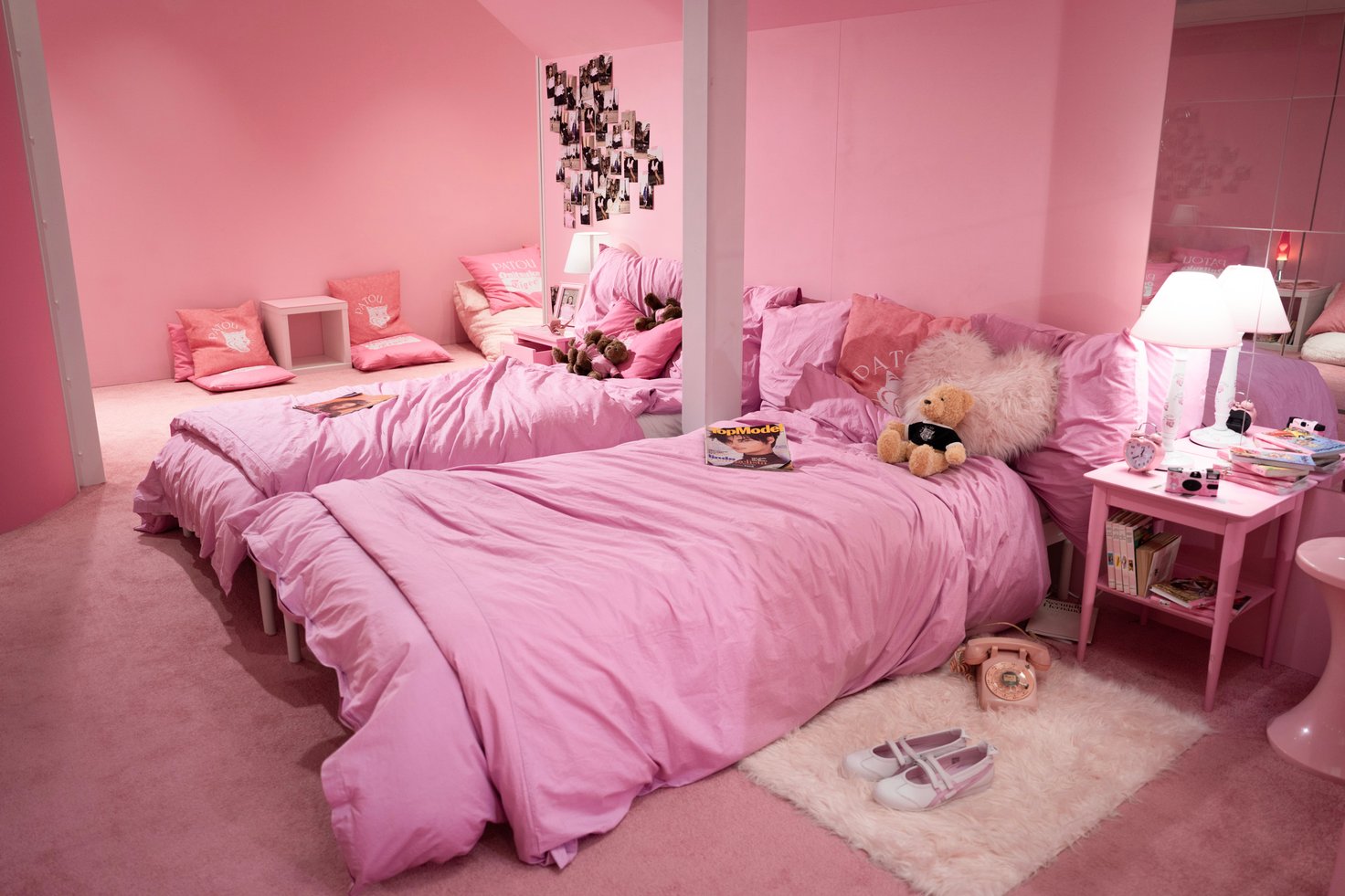 「オニツカタイガー(Onitsuka Tiger)」「パトゥ(PATOU)」のコラボレーションポップアップ。場所はロンドン店。