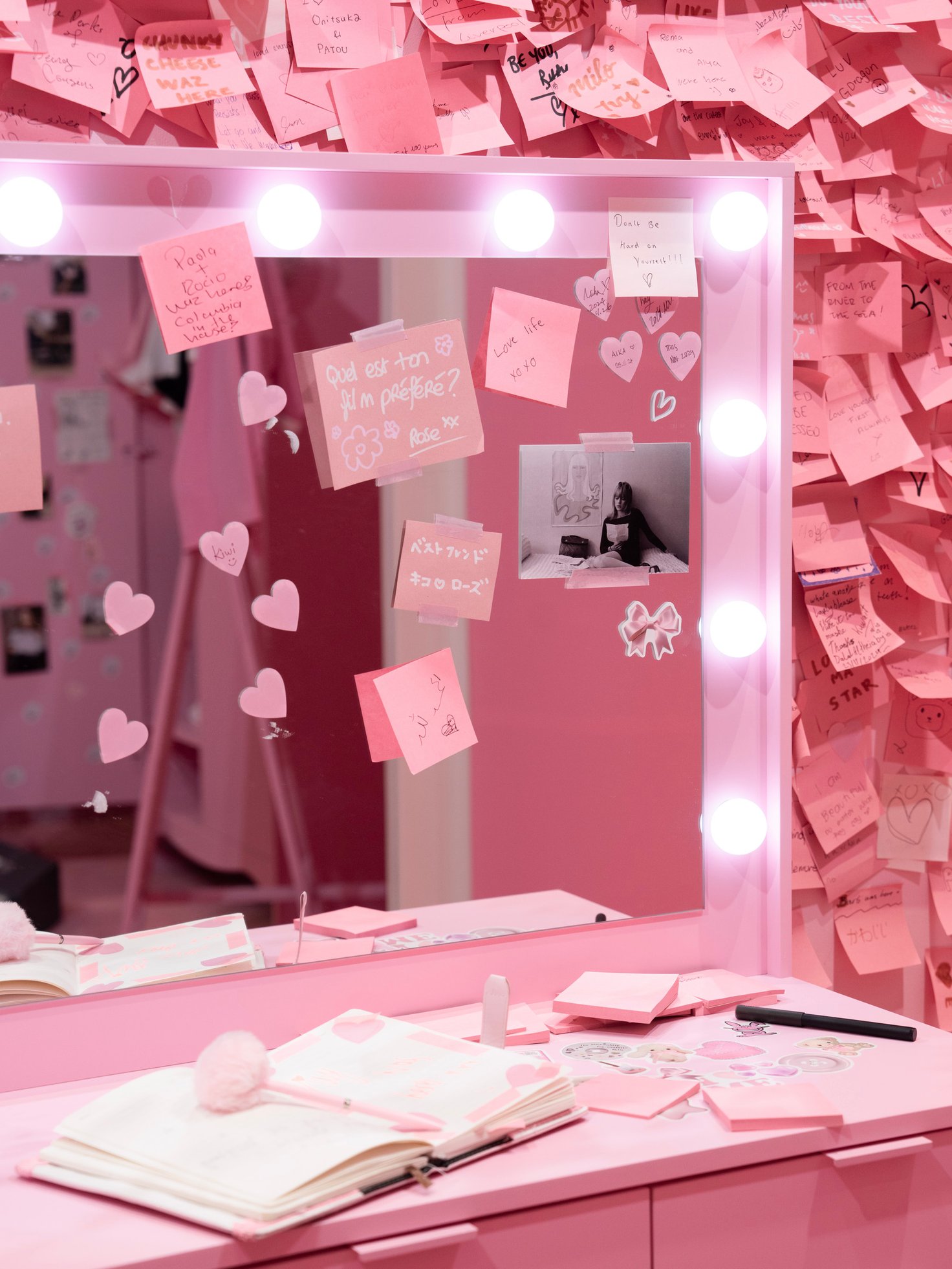 「オニツカタイガー(Onitsuka Tiger)」「パトゥ(PATOU)」のコラボレーションポップアップ。場所はロンドン店。