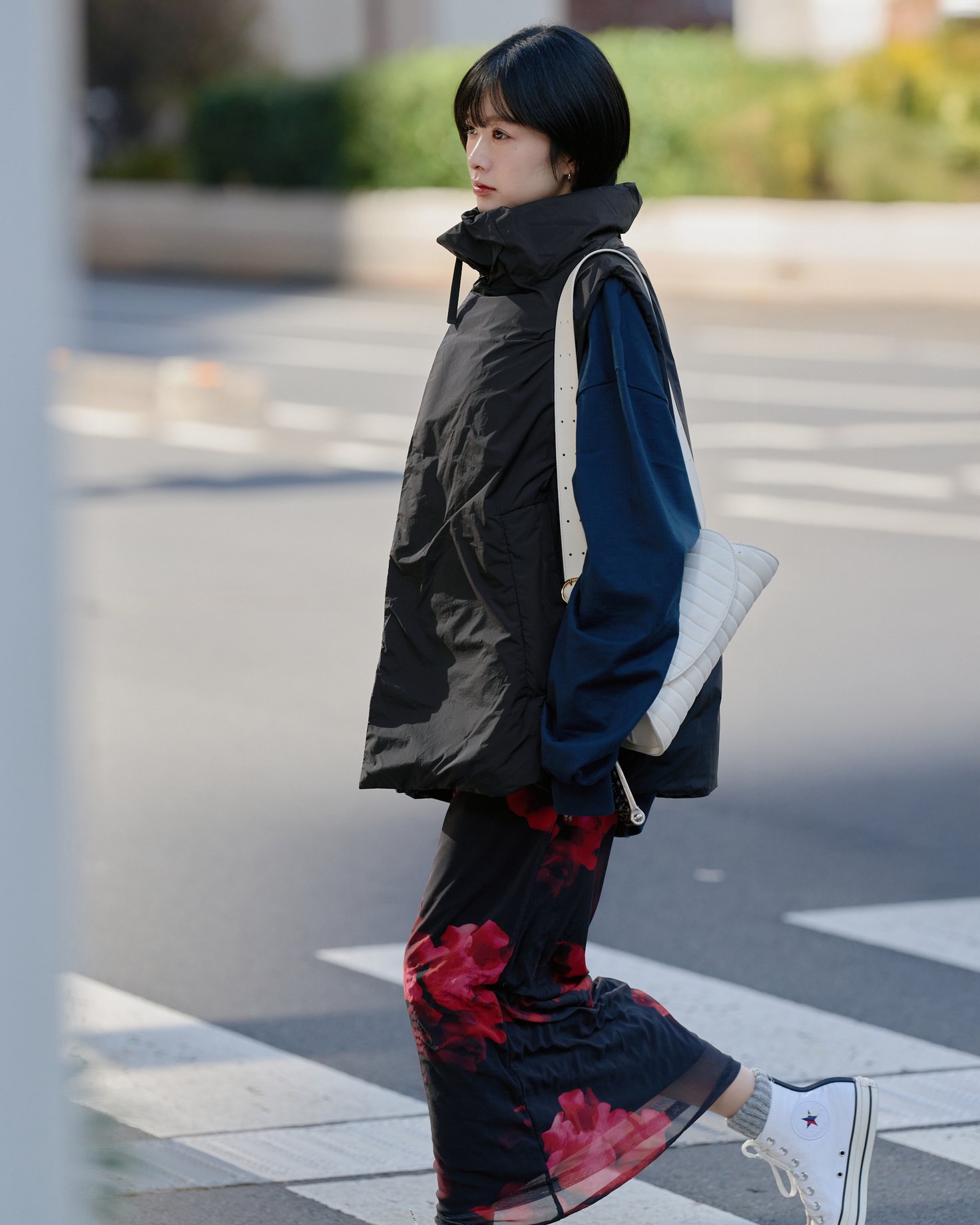 テアトラのベストを着たモデル